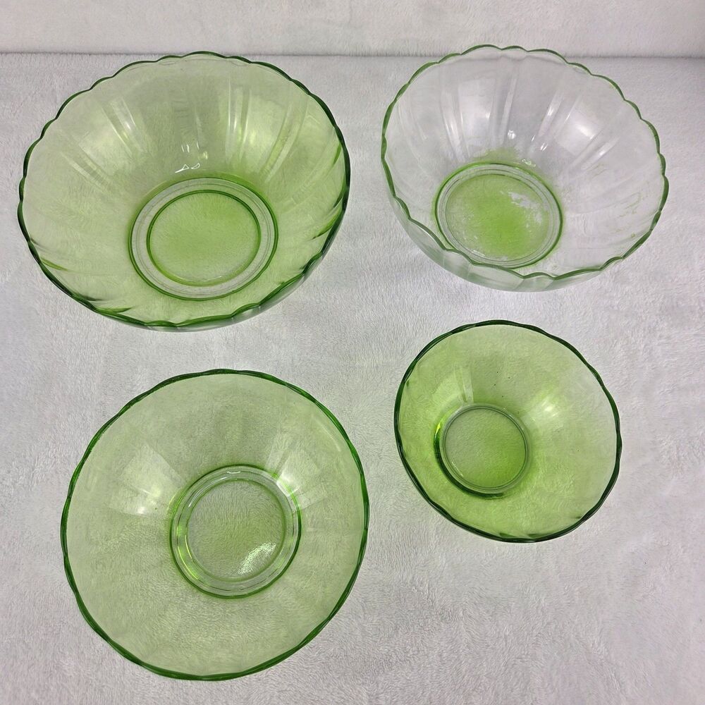 Vintage Anchor Hocking Green Glass Nesting Mixing Bowl Set 4‎ Ribbed Scalloped
